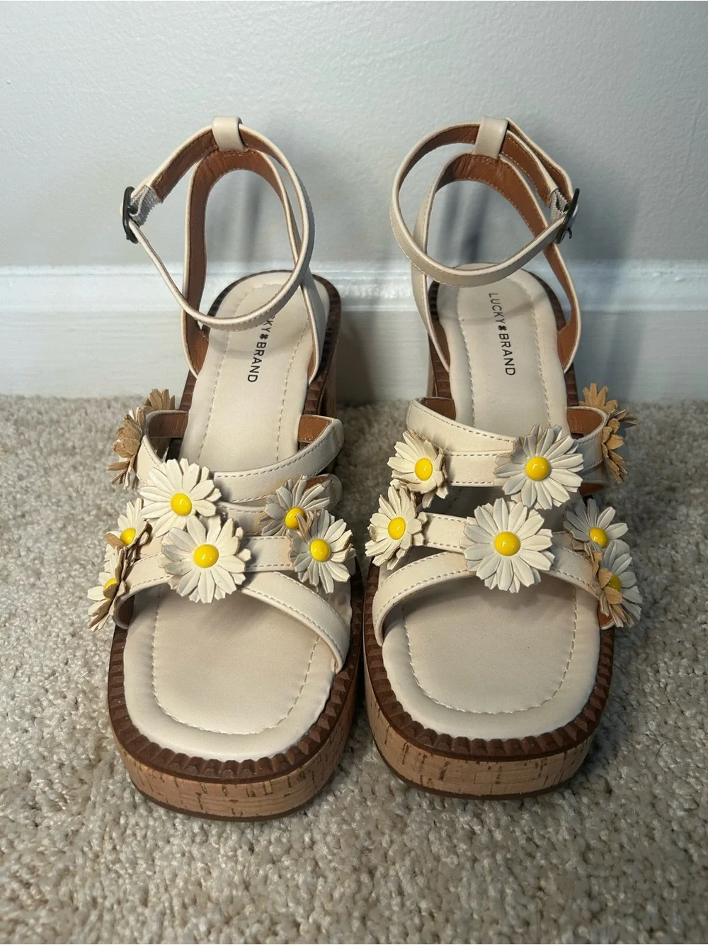 Lucky Brand Cream Daisy Platform Sandals Brand New. FIT LIKE AN 8.5